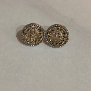 Two-tone costume jewelry earrings